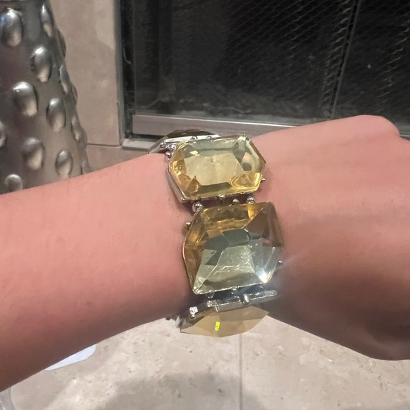 NWT Boutique Yellow Gemstone Bracelet - Picture 4 of 6